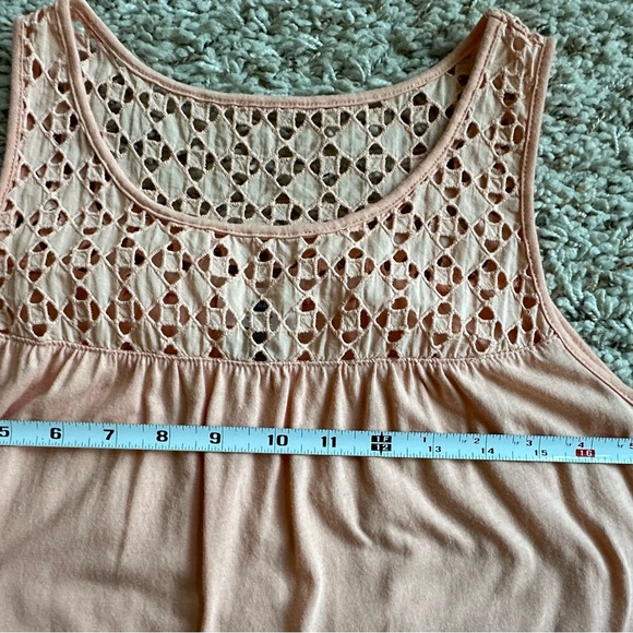 ✔️FINAL PRICE⬇️ Old Navy sleeveless eyelet top - Picture 4 of 5